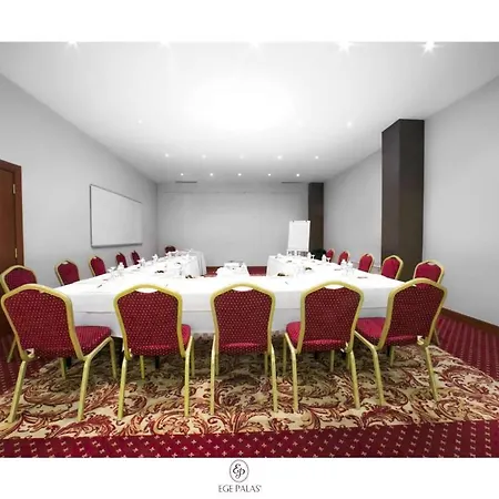호텔 Ege 4*