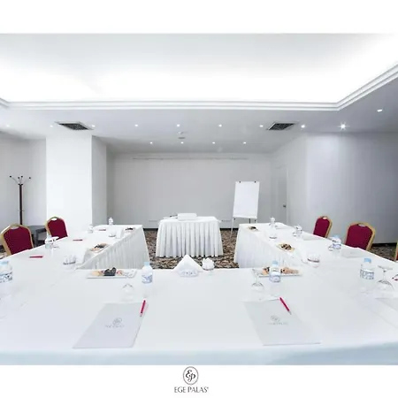 Ege Hotel Esmirna